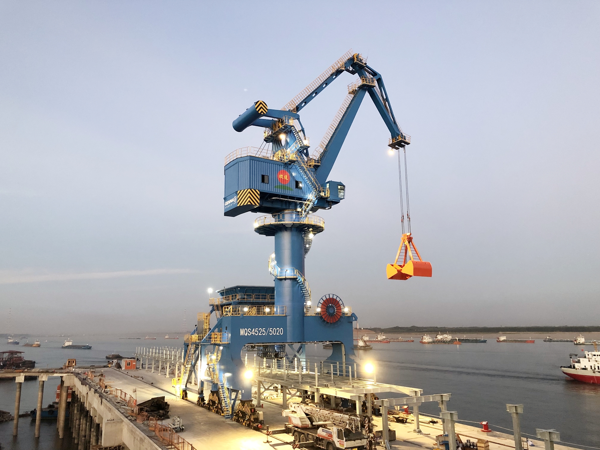 GENMA Secures Overseas Order for Two Multi-functional Portal Cranes(图1)
