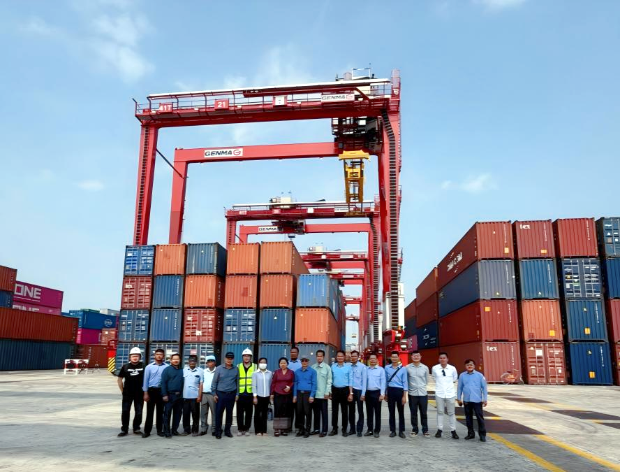 GENMA Delivers Six RTGs to Cambodian Port Ahead of Schedule, Reinforcing Commitment to Green Efficie(图1)
