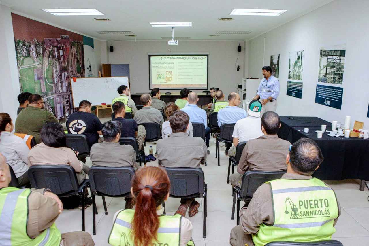 Six Years On, Service Never Stops: GENMA Completes GHC34RE1 Rail-Mounted Crane O&M Training in Argen(图1) Six Years On, Service Never Stops: GENMA Completes GHC34RE1 Rail-Mounted Crane O&M Training in Argen(图1)