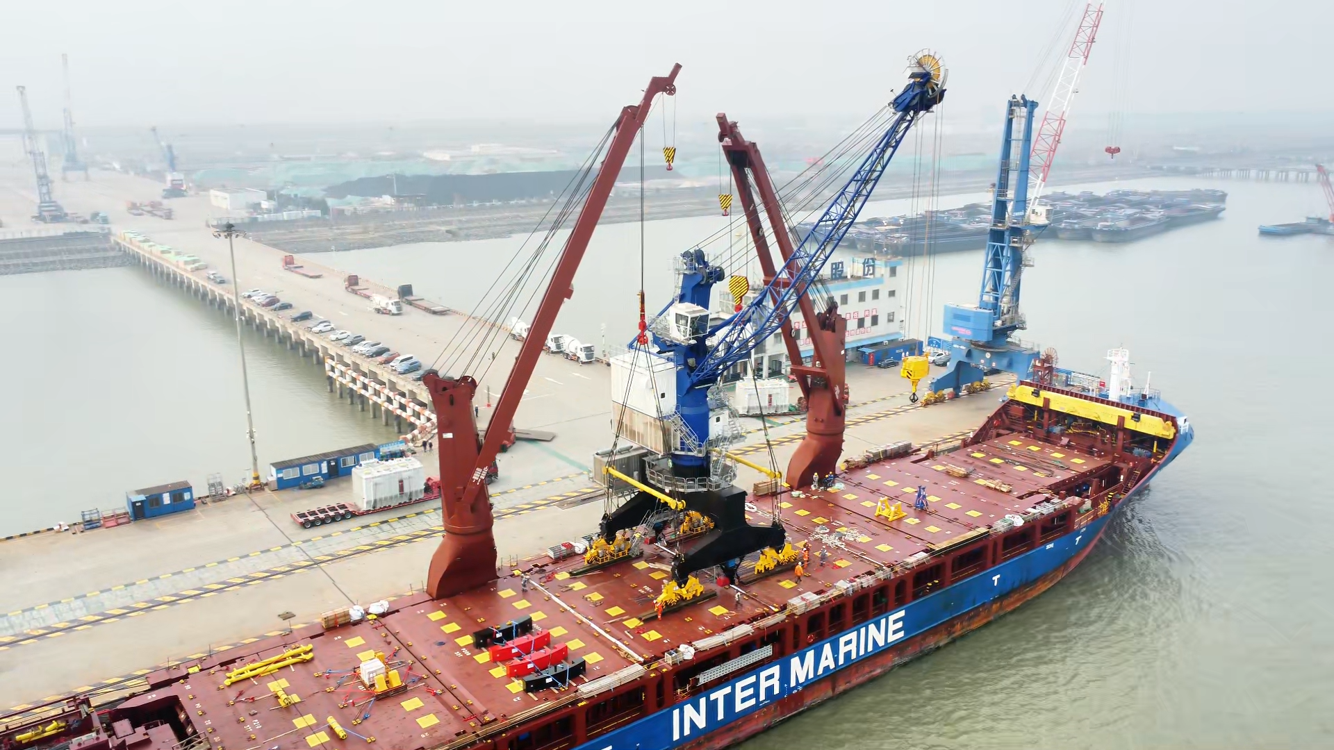 Four Hybrid Rubber-Tyred Gantry Cranes from GENMA have been successfully loaded and shipped, destine(图1)