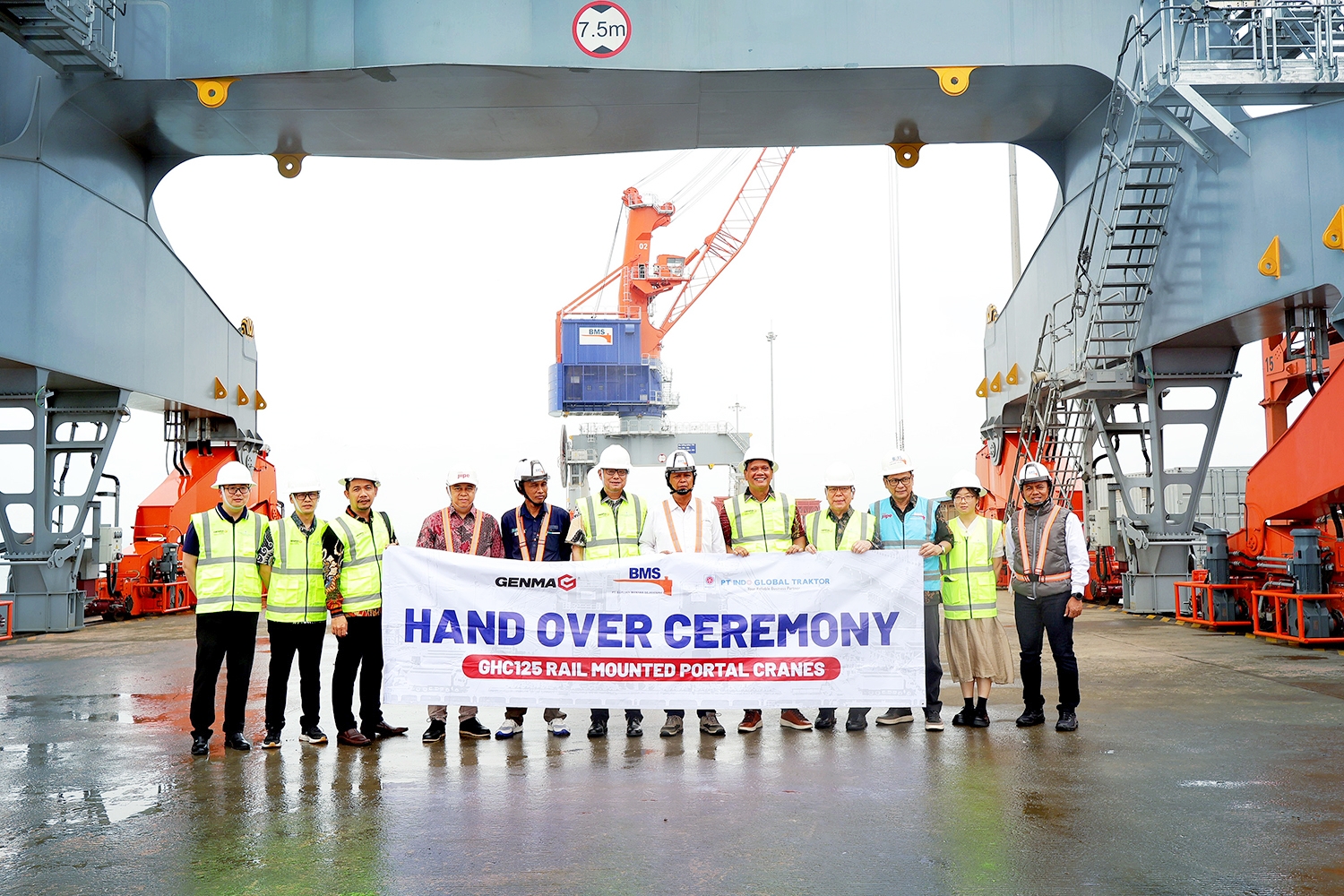 GENMA Delivers Two Mobile Harbor Cranes to BMS in Indonesia(图1)